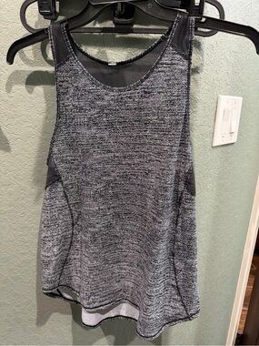 Lululemon tank, sz8 hip length
